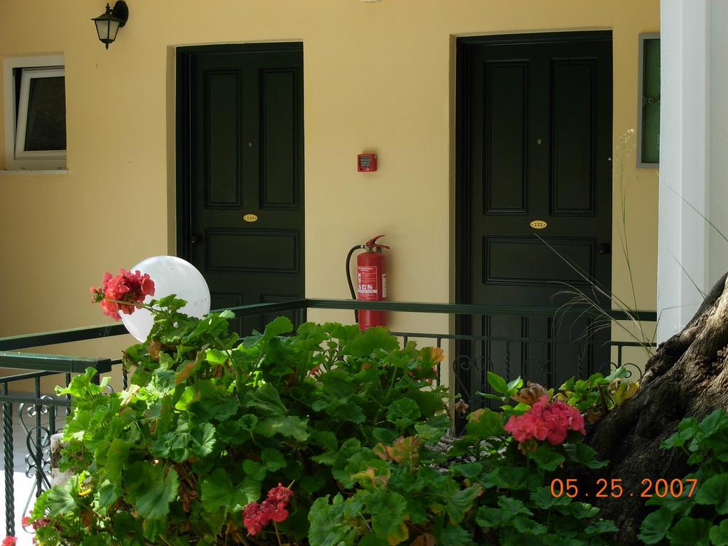 Hôtel Marilena à Ypsos Extérieur photo